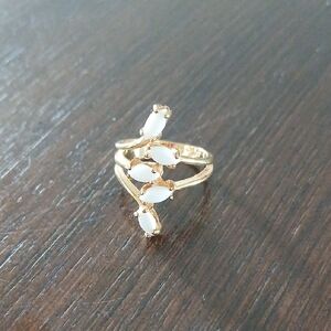 Elegant Vintage 18 Kt HGE  Women's Ring Size 4 3/4